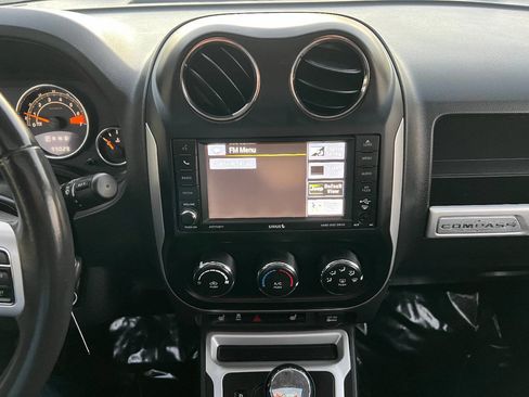 Used 2017 Jeep Compass High Altitude image 35