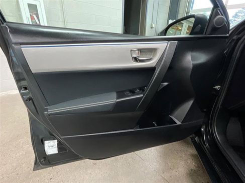 Used 2016 Toyota Corolla LE FWD image 10