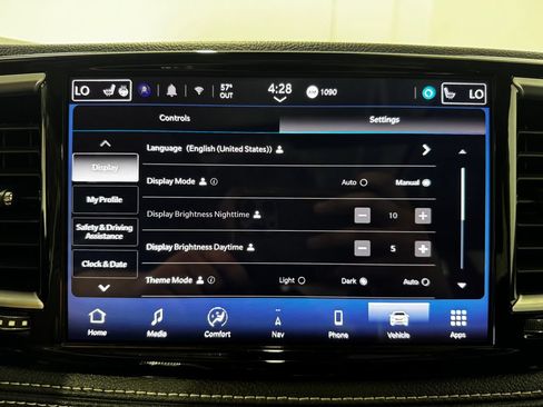 Used 2024 Chrysler Pacifica Limited FWD image 43