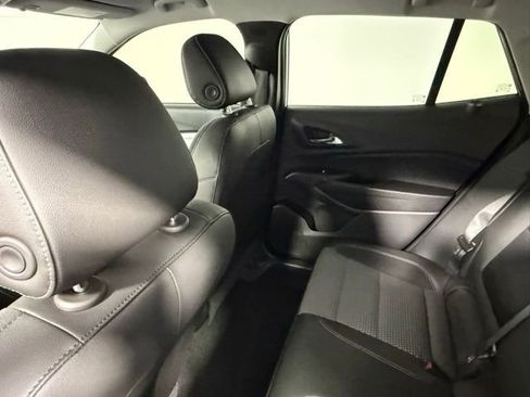 Used 2025 Chevrolet Trax LT w/ LT Convenience Package image 38