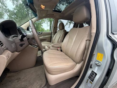 Used 2012 Kia Sedona EX w/ Luxury Pkg FWD image 11
