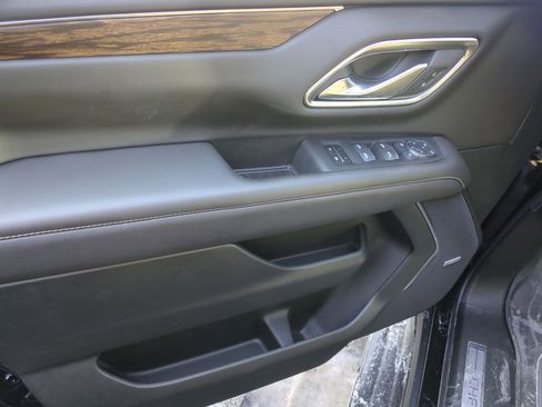 Certified 2024 Chevrolet Suburban Premier w/ Premium Package image 23