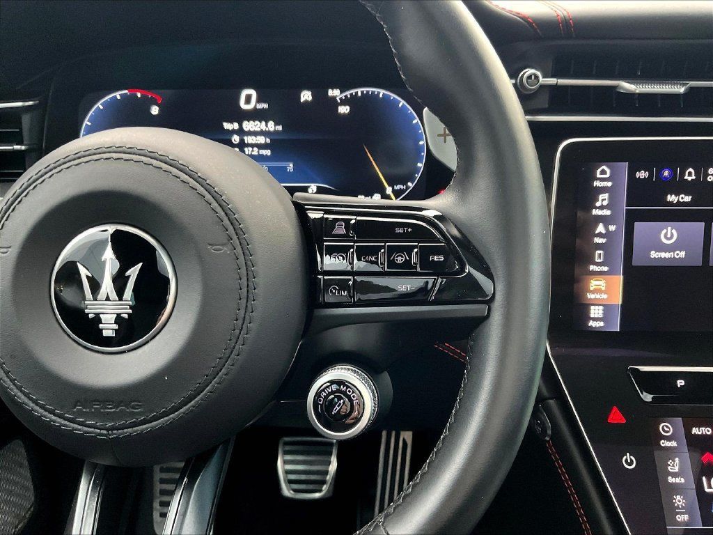 Used 2023 Maserati Grecale Modena AWD/4WD image 12