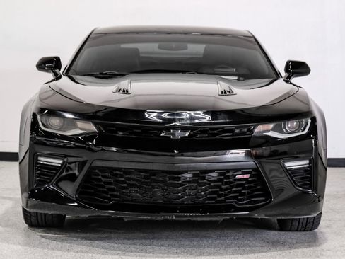 Used 2018 Chevrolet Camaro SS image 3