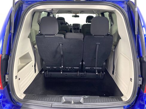 Used 2018 Dodge Grand Caravan SE w/ UConnect Hands-Free Group FWD image 32