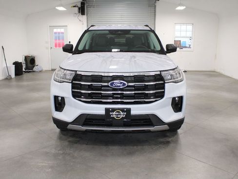 New 2026 Ford Explorer Active w/ Active Comfort Package image 2