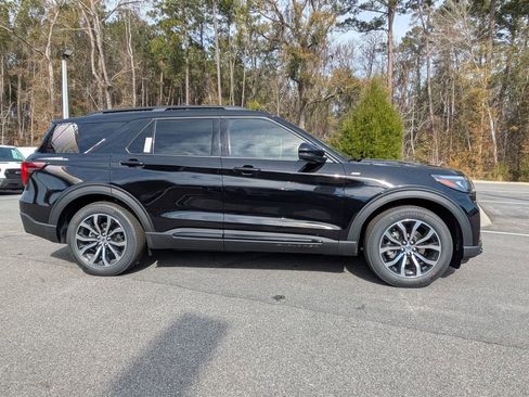 New 2026 Ford Explorer ST-Line w/ Premium Package image 3