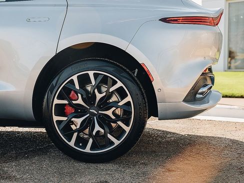 Used 2024 Aston Martin DBX image 11