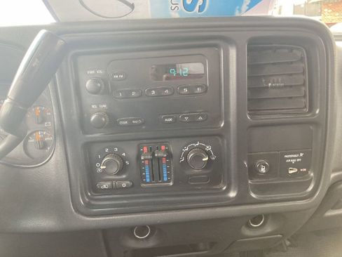 Used 2007 GMC Sierra 2500 W/T w/ Snow Plow Prep Package image 11