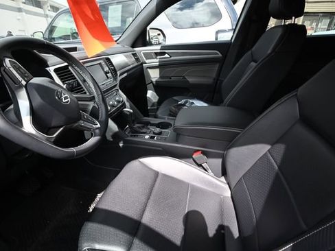 Used 2022 Volkswagen Atlas Cross Sport SE AWD/4WD image 4