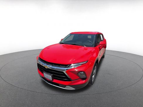 Used 2025 Chevrolet Blazer LT FWD image 5