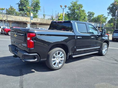 Used 2024 Chevrolet Silverado 1500 High Country w/ High Country Premium Package image 3