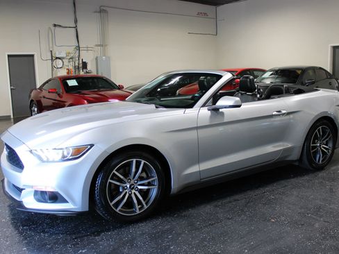 Used 2016 Ford Mustang Premium RWD image 28