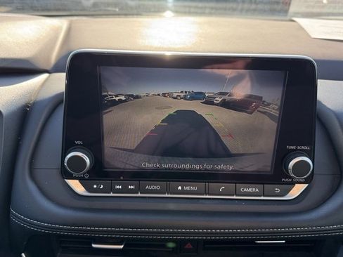 Used 2023 Nissan Rogue S image 17