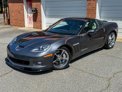 Used 2013 Chevrolet Corvette Grand Sport w/ 2LT Preferred Equipment Group RWD image 3