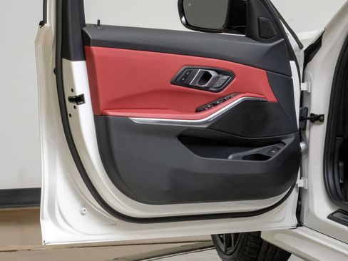 Used 2025 BMW 330i xDrive Sedan image 45