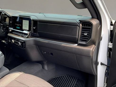 Used 2022 Chevrolet Silverado 1500 LT AWD/4WD image 24