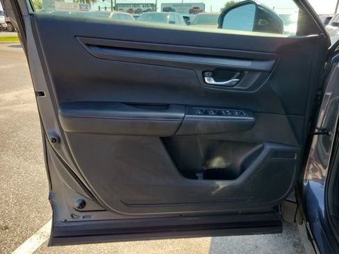 Used 2025 Honda CR-V LX image 18