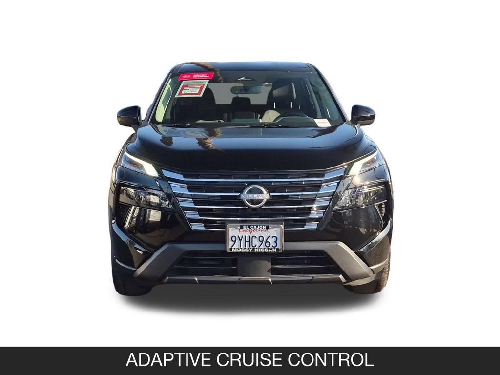 Certified 2026 Nissan Rogue SV FWD image 4