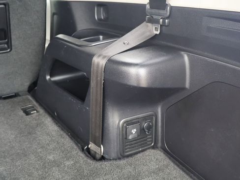 Used 2011 Toyota 4Runner SR5 w/ Convenience Pkg image 35