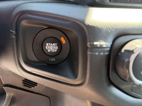 Used 2025 Jeep Gladiator Rubicon AWD/4WD image 26
