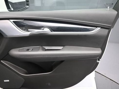 Used 2024 Cadillac XT5 Premium Luxury w/ LPO, Floor Liner Package AWD/4WD image 31