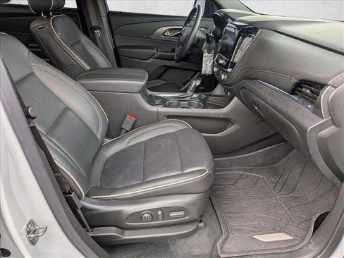 Used 2023 Chevrolet Traverse Premier w/ Redline Edition image 17