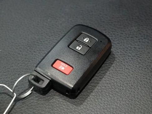 Used 2020 Toyota Tacoma TRD Sport w/ TRD Premium Sport Package AWD/4WD image 35