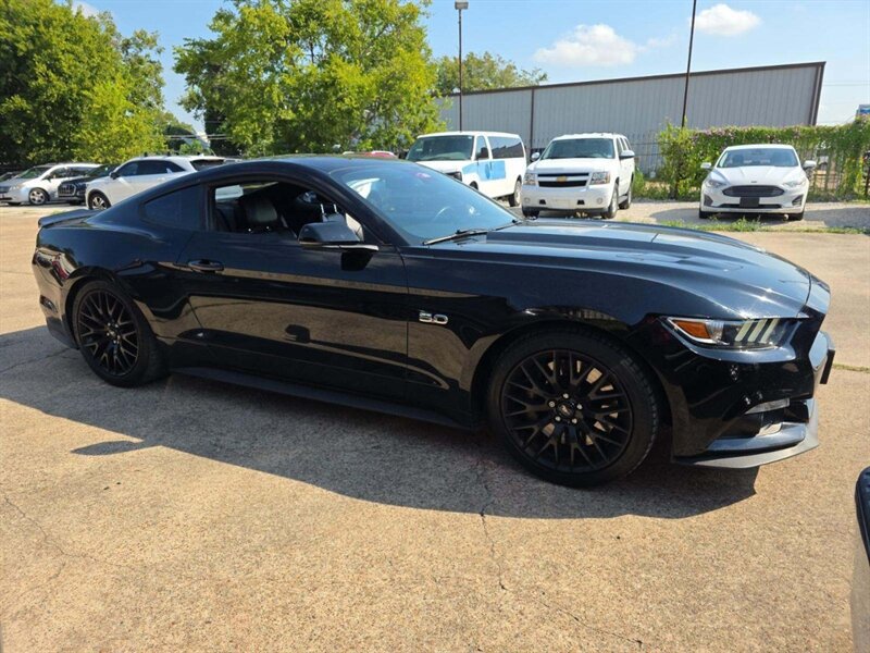 Used 2017 Ford Mustang GT Premium w/ GT Performance Package RWD image 4