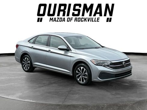 Used 2024 Volkswagen Jetta S image 1