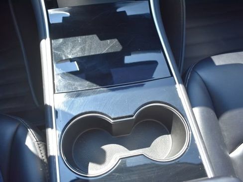 Used 2020 Tesla Model 3 Standard Range RWD image 26