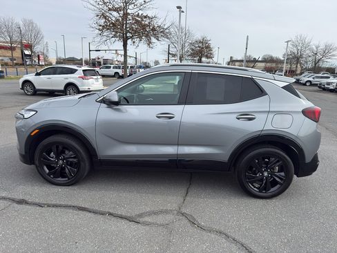 Used 2024 Buick Encore GX Sport Touring image 4