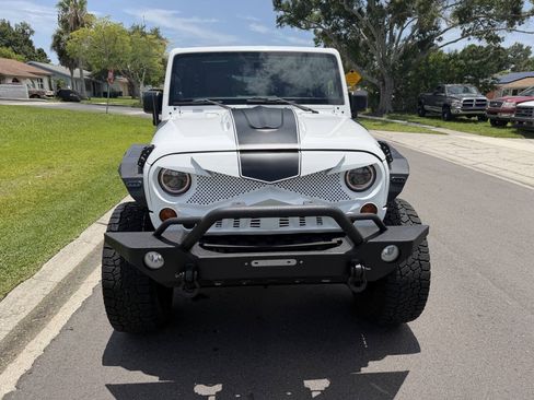 Used 2013 Jeep Wrangler Unlimited Sahara AWD/4WD image 5