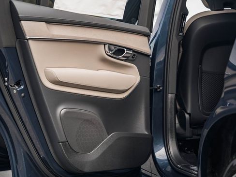 New 2026 Volvo XC90 B6 Plus image 35