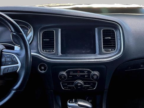 Used 2018 Dodge Charger R/T RWD image 6