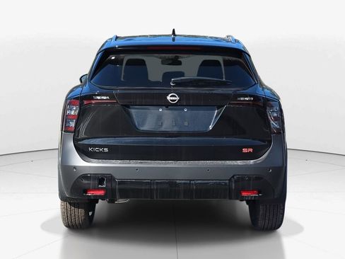 New 2026 Nissan Kicks SR w/ SR Premium Package FWD image 6