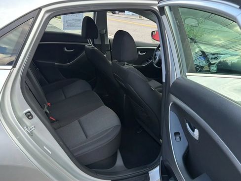 Used 2017 Hyundai Elantra GT FWD image 26