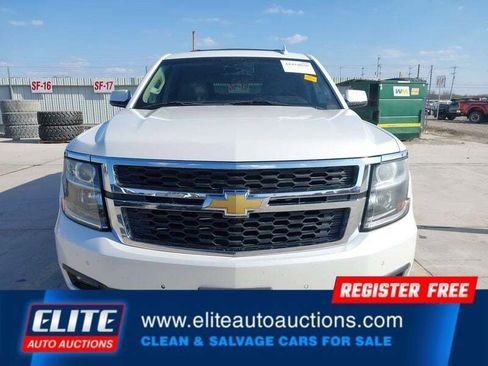 Used 2017 Chevrolet Suburban LT image 23