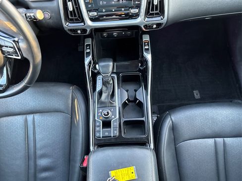 Used 2022 Kia Sorento SX image 21