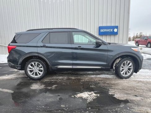 Used 2023 Ford Explorer XLT w/ Equipment Group 202A image 11