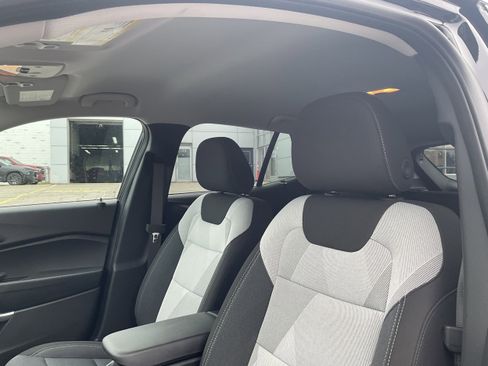 Certified 2025 Chevrolet Trax LS image 7