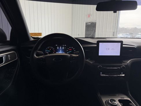 Used 2020 Ford Explorer XLT image 14