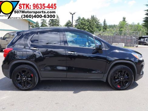 Used 2019 Chevrolet Trax LT w/ Sun & Sound Package AWD/4WD image 10
