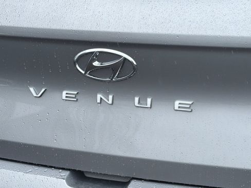 Used 2025 Hyundai Venue SEL image 26