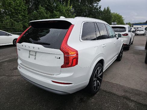 Used 2022 Volvo XC90 T6 Momentum w/ Advanced Package AWD/4WD image 2