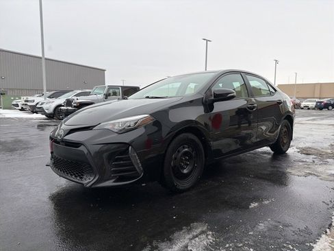 Used 2019 Toyota Corolla SE image 3