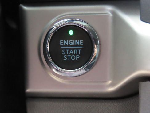 Used 2023 Ford F150 XLT w/ Equipment Group 302A High RWD image 30