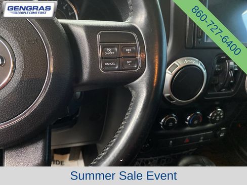 Used 2017 Jeep Wrangler Unlimited Rubicon AWD/4WD image 19