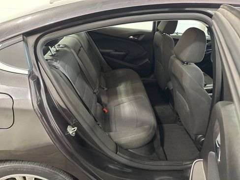Used 2016 Chevrolet Cruze LT image 10
