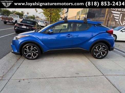 Used 2019 Toyota C-HR XLE image 4
